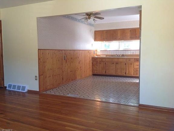 5th image of 917 Livermore Ln