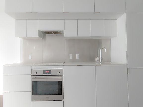 2nd image of 185 Roehampton Ave #1801