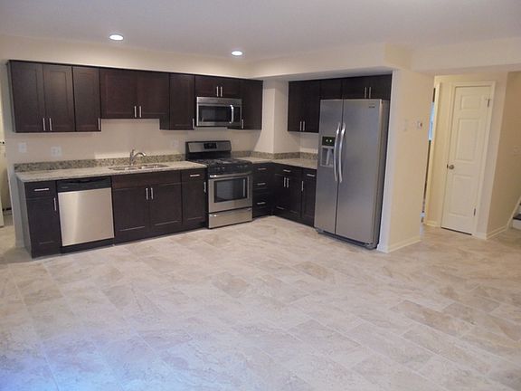 3rd image of 7817 N Nordica Ave