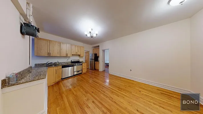 Rented by Bond New York | media 13