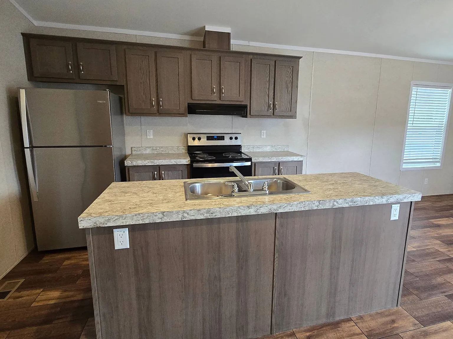 3 bed, 2.0 bath, 1120 sqft, $995 — Photo 4