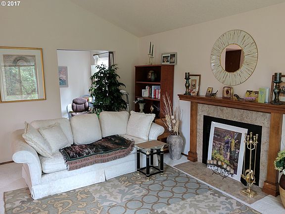 5th image of 2618 SE Baypoint Dr Unit 9