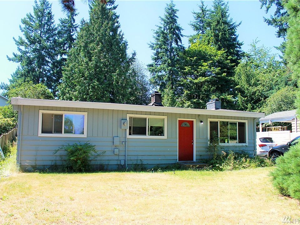2nd image of 11537 Roosevelt Way NE