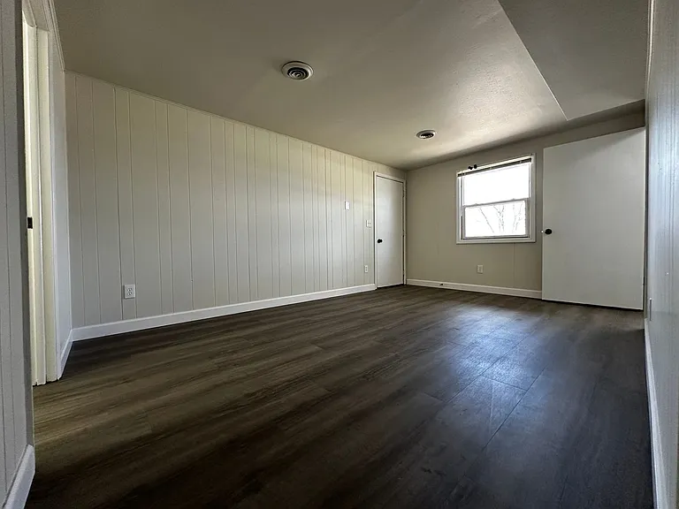 2746 Nicolet Dr — Photo 29