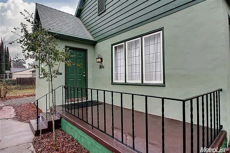 2 bed, 1250 sqft, $2,200 — Photo 2