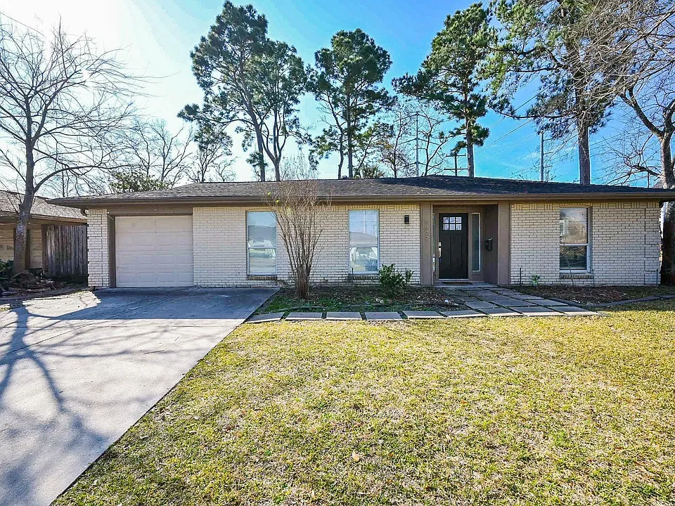 6555 Grovewood Ln