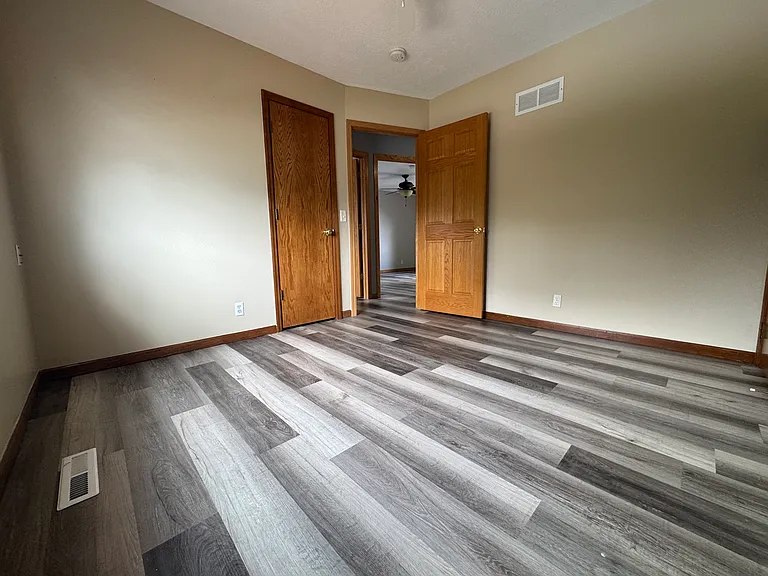 13519 Atwood Ave — Photo 25