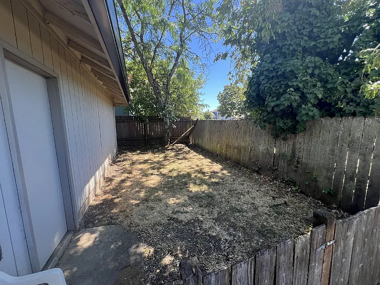 439 S St — Photo 16
