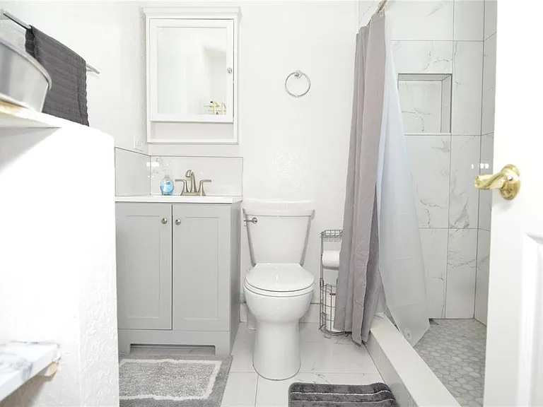 156 146th Ave E #B — Photo 31