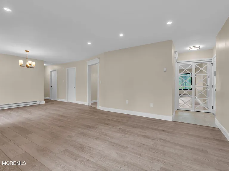 168 Amberly Dr #D — Photo 4