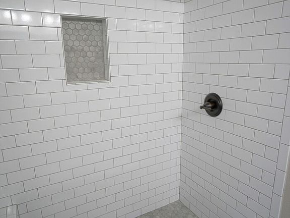 4th image of 11612 Hidden Hollow Cir