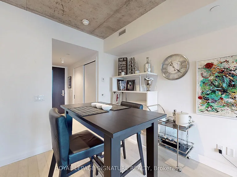 224 King St W #1406 — Photo 7