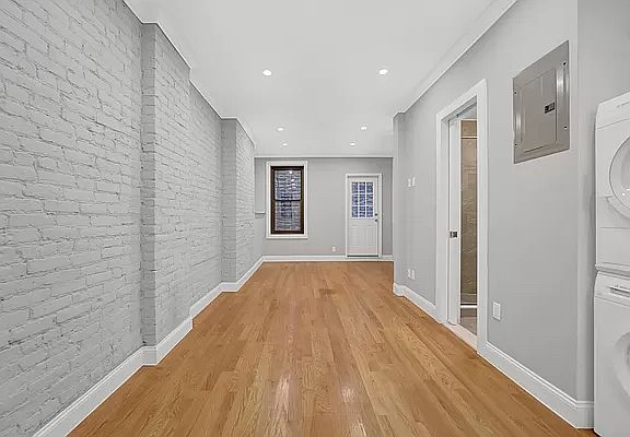 3rd image of 223 E 89th St APT A2