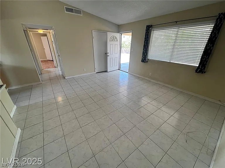 6430 Alomar Ave — Photo 7