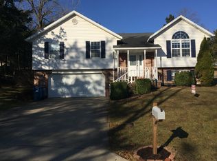 1732 Providence Dr, Jefferson City, MO 65109