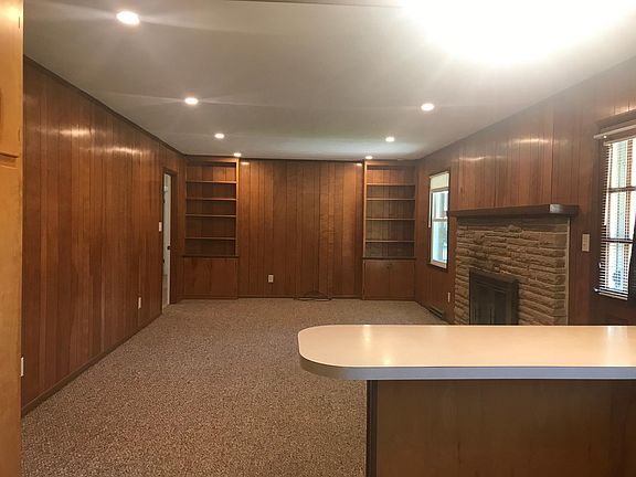 5th image of 3306 Camellia Dr
