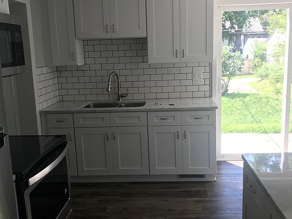 5th image of 304 11th Ave S