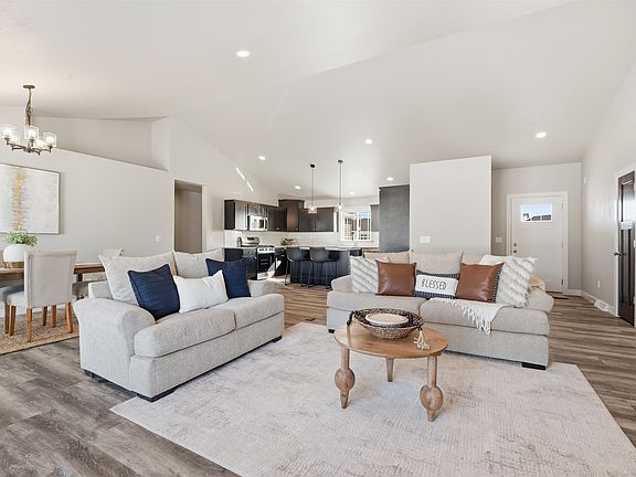 4th image of 5701 N Acadia Dr