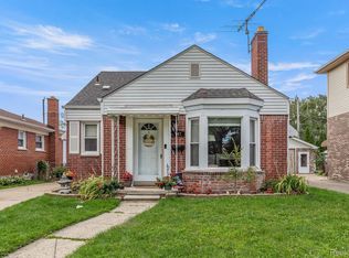 947 Winchester Ave, Lincoln Park, MI 48146