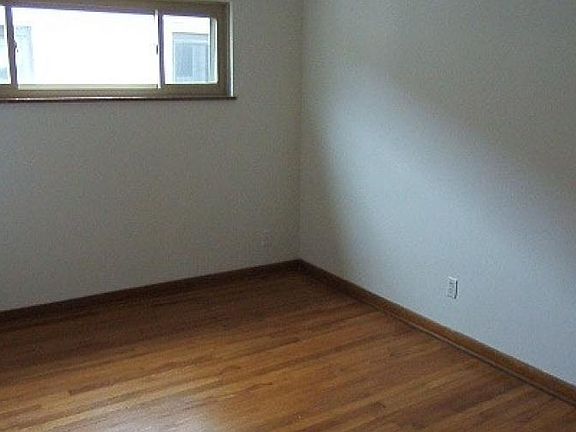 3rd image of 1507 King Ave