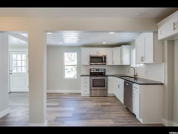 3rd image of 204 E Louise Ave