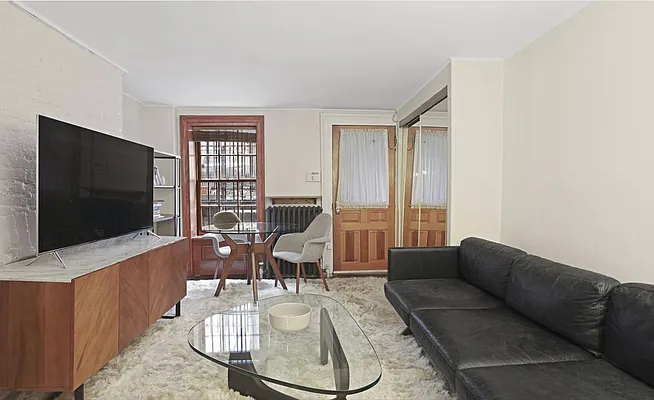 Rented by Compass | media 2