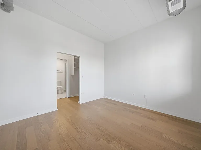 1155 W Madison St #507 — Photo 28