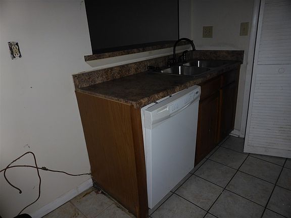 5th image of 4965 Seven Pine Cir