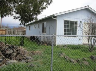 824 Cedar St, Medford, OR 97501
