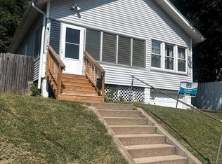 1713 Hershey Ave, Muscatine, IA 52761