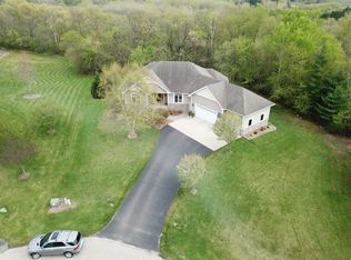 726 Upper Meadow Ln NW, Rochester, MN 55901