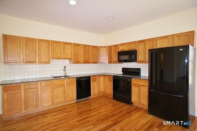 1st image of 490 Danbury Rd APT 1