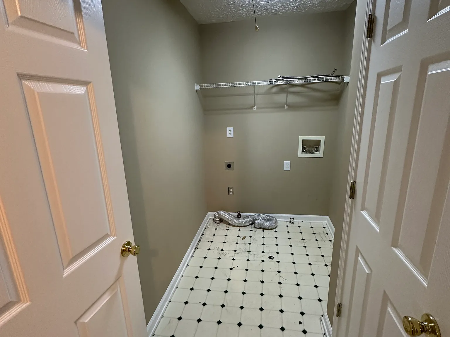 3 bed, 2.5 bath, 2140 sqft, $2,450 — Photo 4
