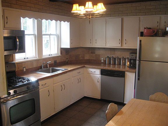 Kitchen, All Appliances stay in home