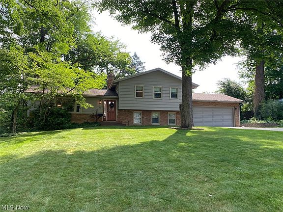 3rd image of 769 Marmont Dr
