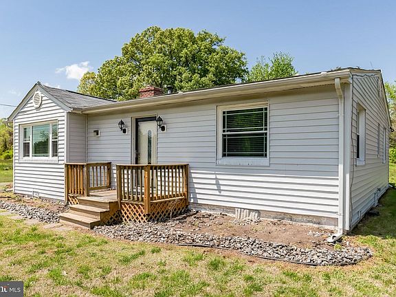 3rd image of 22785 Pleasant Ln