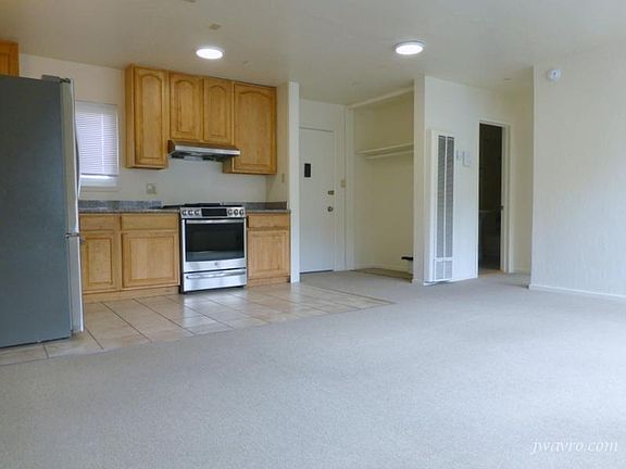 3rd image of 25 Elgin Park APT 6
