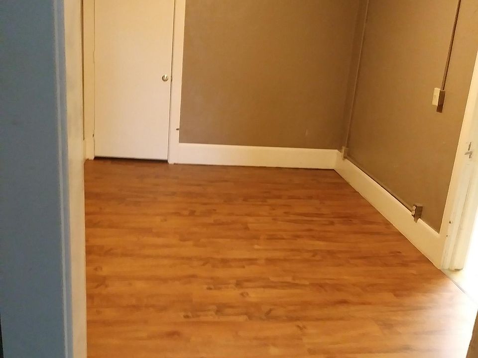 1st image of 136 E Main Ave