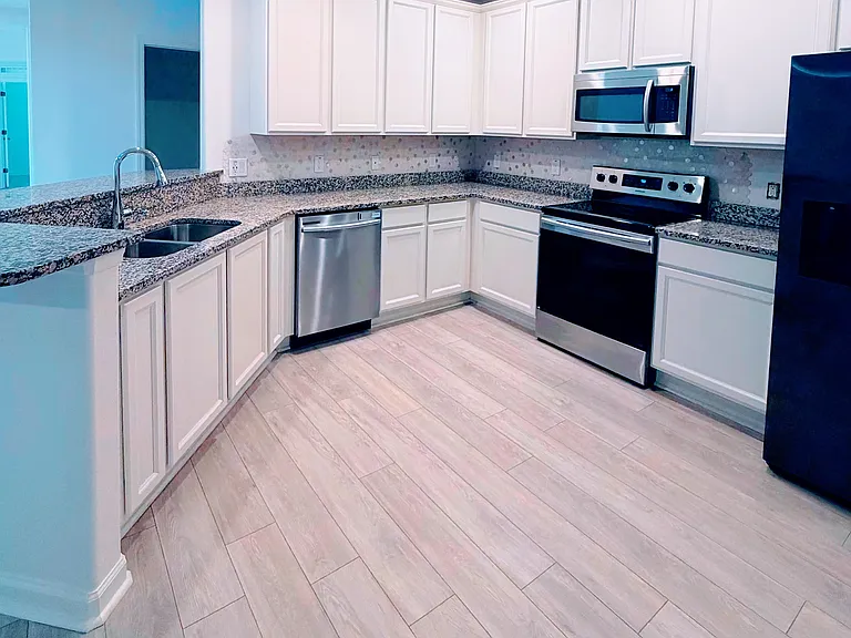 756 Carlsbad Dr — Photo 4
