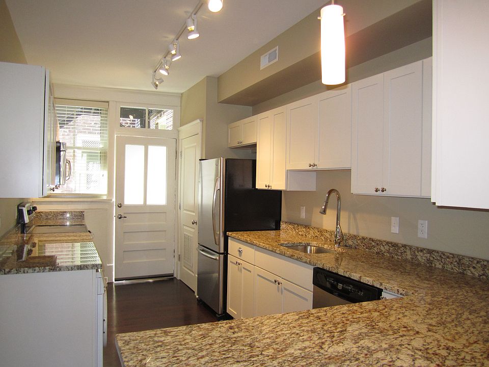 1st image of 245 N Euclid Ave APT 2S