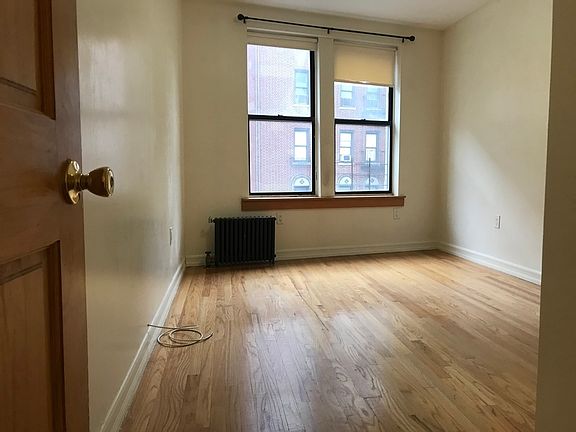 5th image of 112 Haven Ave APT 22