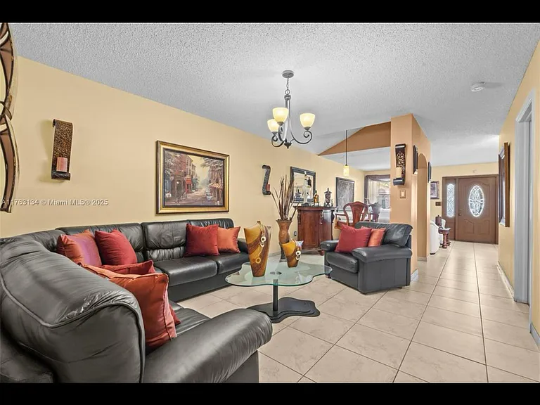 19826 W Lake Dr — Photo 2