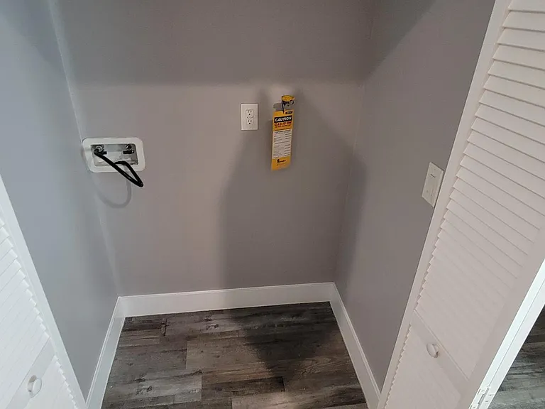 Washer and Dryer Room 
Side by Side
