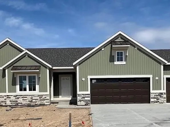 3941 Boulder View Dr NE, Belmont, MI 49306