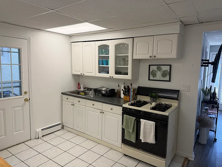 22 Indiana Ave #2 — Photo 4