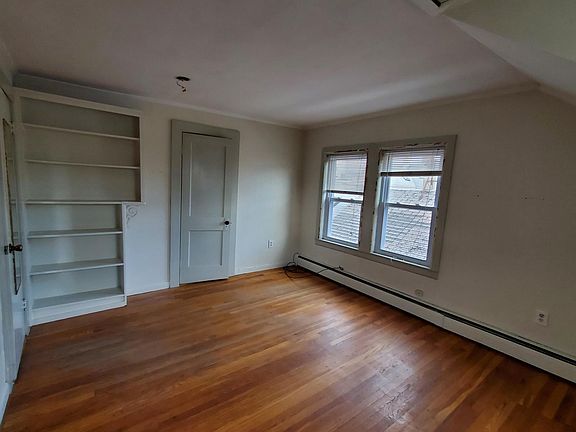2nd image of 144 Derby St Floor 3