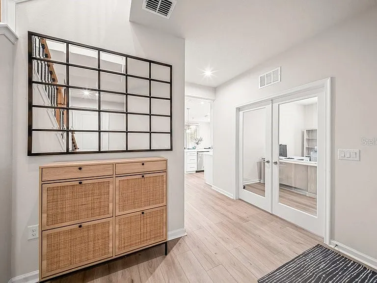 181 Tower Ct — Photo 3