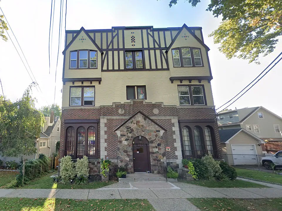 10 Hasbrouck Ave
