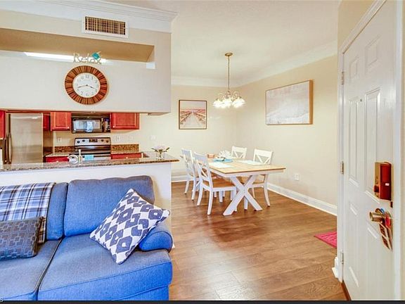 2nd image of 11521 Villa Grand #919