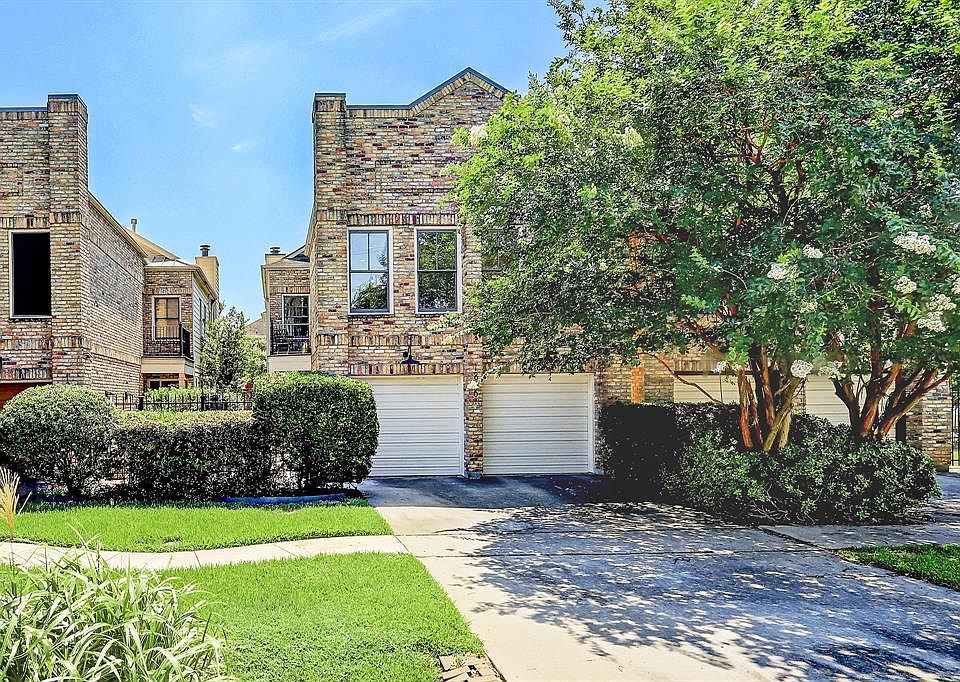Location, location. Lovely Brownstone sits on the hike/bike trail in the coveted Houston Heights area